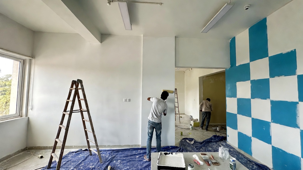 Professional Office Renovation Painting in South Delhi – Chittaranjan Park & Kalkaji | Hamara Painter